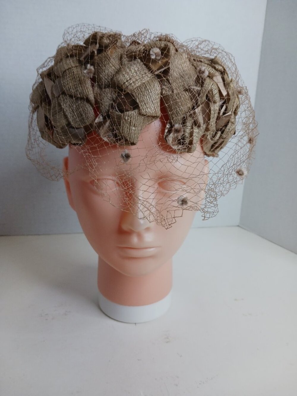 Vintage 1950's Mid Century Brown Woven Straw Bow Pillbox Hat